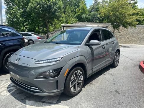 Used 2023 Hyundai Kona SE FWD image 3