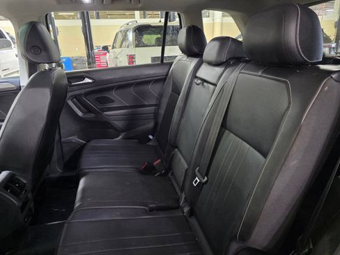 Used 2022 Volkswagen Tiguan SE FWD image 12