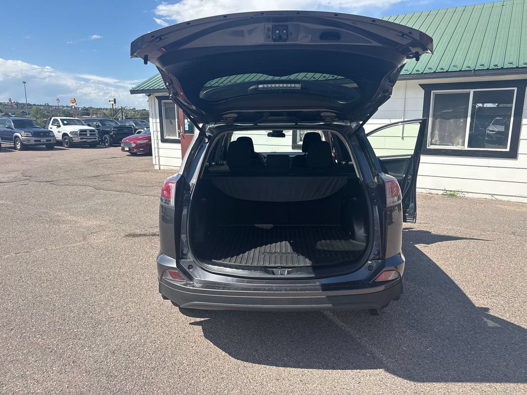 Used 2018 Toyota RAV4 LE w/ All Weather Liner Package AWD/4WD image 14