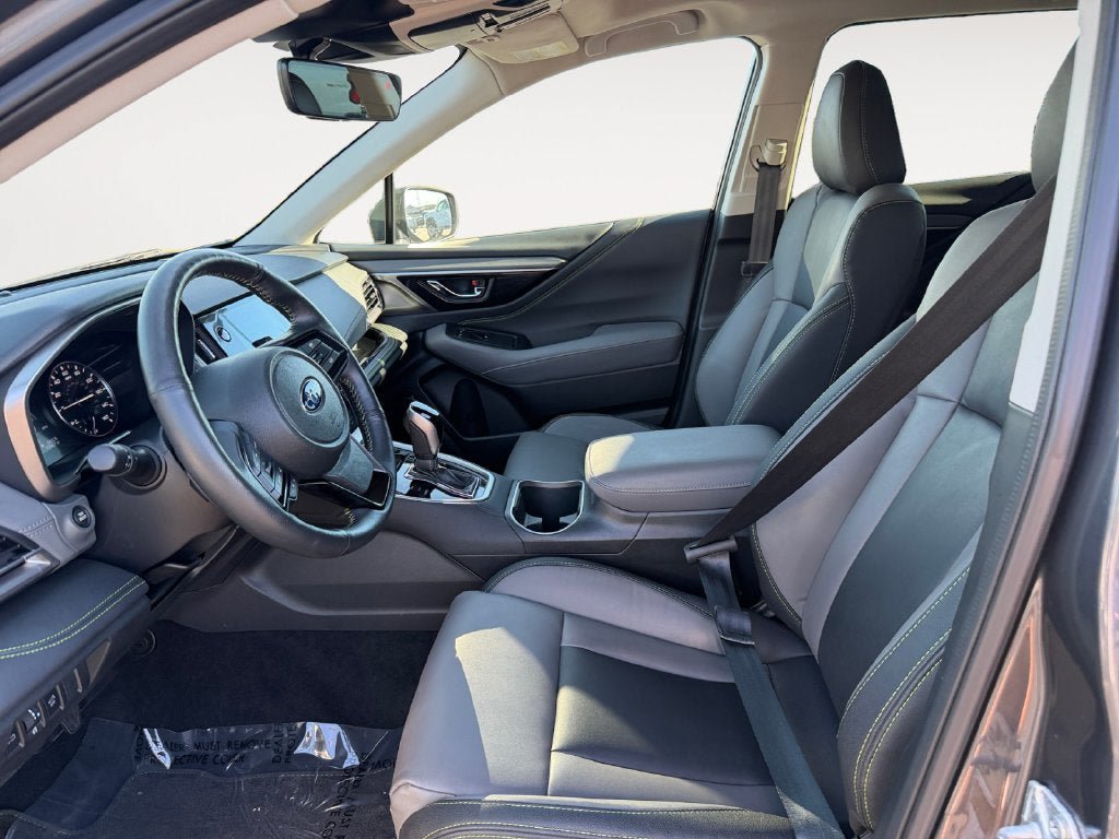 Used 2025 Subaru Outback Onyx Edition AWD/4WD image 7