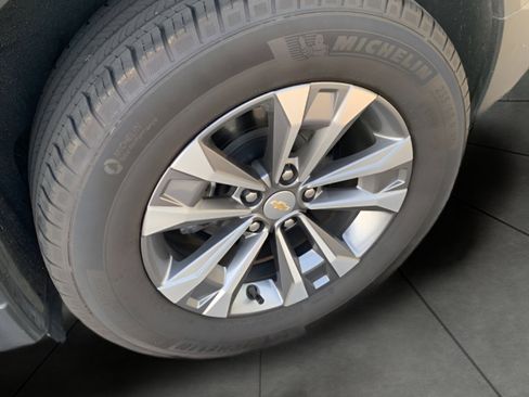 Used 2025 Chevrolet Equinox LT AWD/4WD image 27