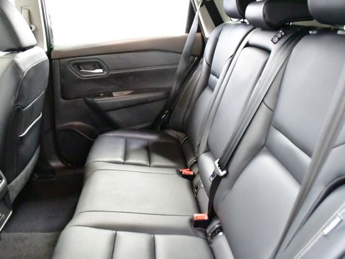 Used 2023 Nissan Rogue SL image 13