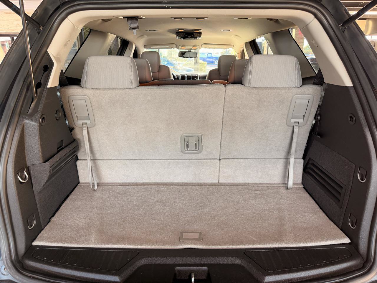 Used 2010 GMC Acadia SLE FWD image 30