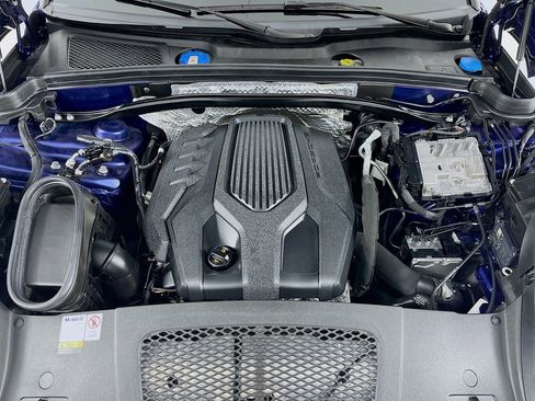 Certified 2023 Porsche Macan Turbo AWD/4WD image 25