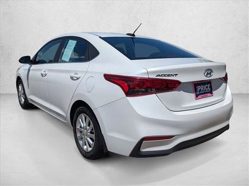 Used 2022 Hyundai Accent SEL FWD image 8