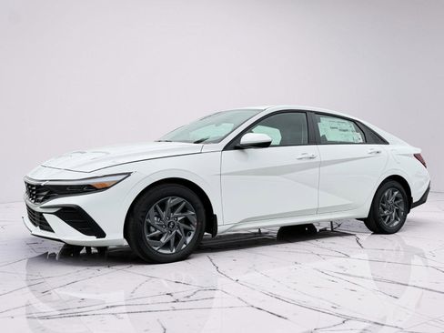 New 2026 Hyundai Elantra Blue image 4