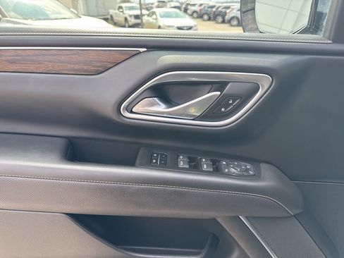 Used 2023 Chevrolet Suburban Premier image 11