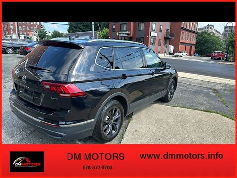 Used 2022 Volkswagen Tiguan SE w/ Panoramic Sunroof Package AWD/4WD image 6