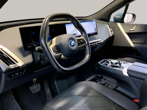 Used 2024 BMW iX xDrive50 w/ Sport Package AWD/4WD image 17