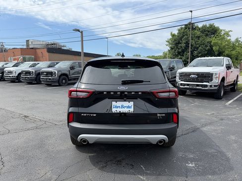 Used 2025 Ford Escape Active w/ Cold Weather Package AWD/4WD image 5