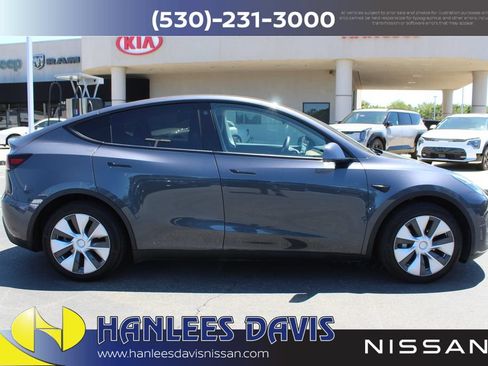 Used 2021 Tesla Model Y Long Range AWD/4WD image 6