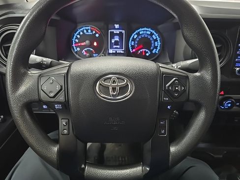 Used 2020 Toyota Tacoma SR image 18