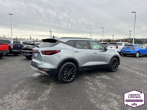 Used 2024 Chevrolet Blazer LT w/ Sound & Technology Package image 6