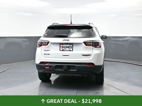 Used 2025 Jeep Compass Trailhawk w/ Trailer Tow Group image 12