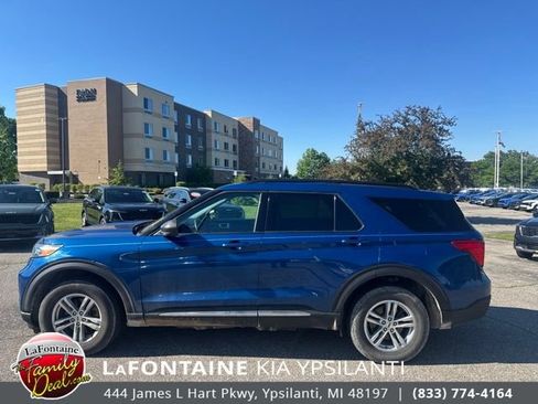 Used 2022 Ford Explorer XLT w/ Class IV Trailer Tow Package AWD/4WD image 2