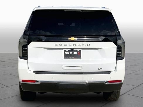 Used 2025 Chevrolet Suburban LT w/ Comfort Package RWD image 5
