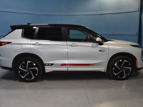 Used 2024 Mitsubishi Outlander Ralliart image 25