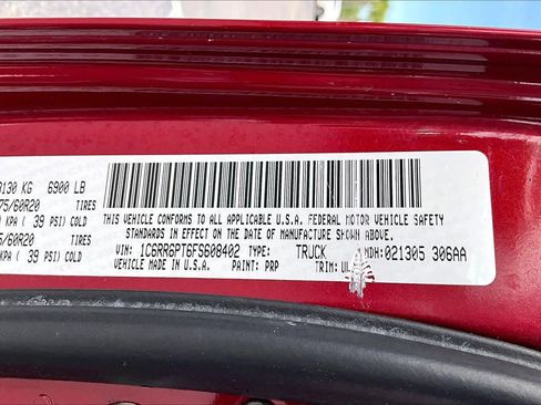 Used 2015 RAM 1500 Limited RWD image 33