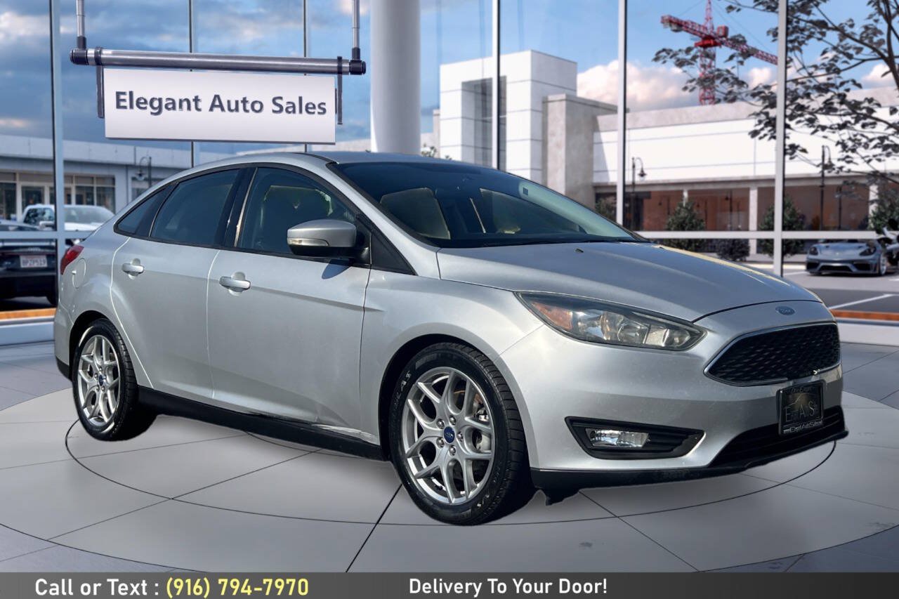 Used 2015 Ford Focus SE w/ Equipment Group 201A FWD image 3