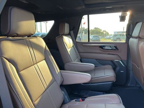 New 2025 Chevrolet Tahoe High Country w/ Sun And Tow Package image 11