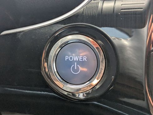 Used 2022 Toyota Prius XLE w/ Advanced Technology Package image 22