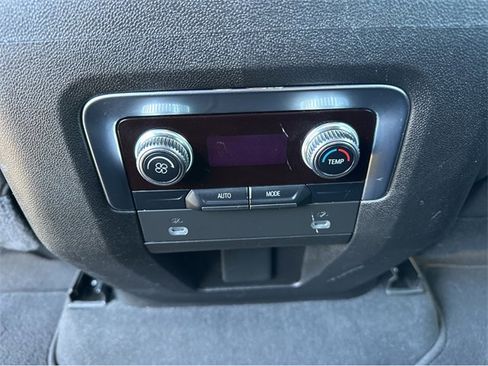 Certified 2022 GMC Yukon XL SLE w/ Gmc Pro Safety Plus Package image 16