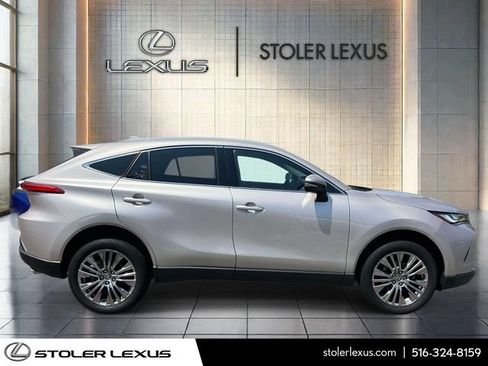 Used 2023 Toyota Venza Limited AWD/4WD image 4