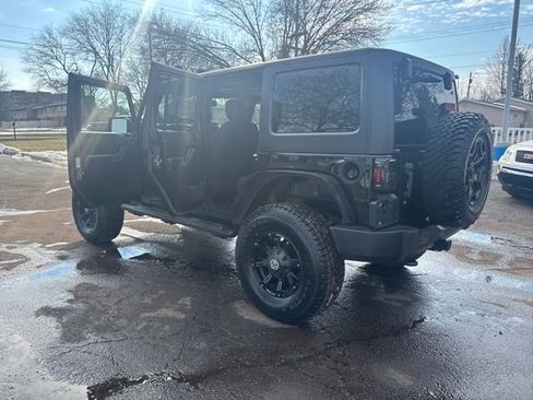 Used 2017 Jeep Wrangler Unlimited Sport image 26