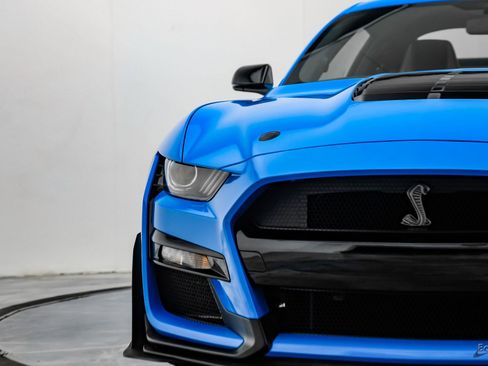 Used 2022 Ford Mustang Shelby GT500 w/ Carbon Fiber Track Pack RWD image 36