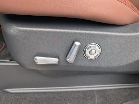 New 2026 Lincoln Navigator Reserve AWD/4WD image 16
