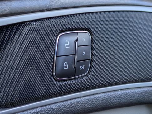 Used 2018 Lincoln MKZ Select w/ Select Plus Package FWD image 19