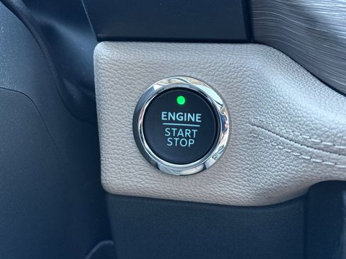 Used 2024 Ford Expedition Limited image 21