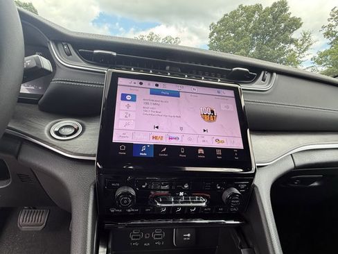 New 2025 Jeep Grand Cherokee L Limited image 8