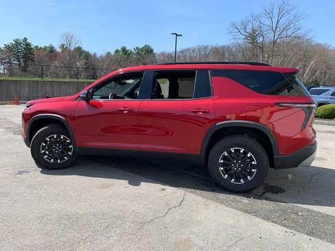 New 2026 Chevrolet Traverse Z71 w/ Enhanced Driving Package AWD/4WD image 5