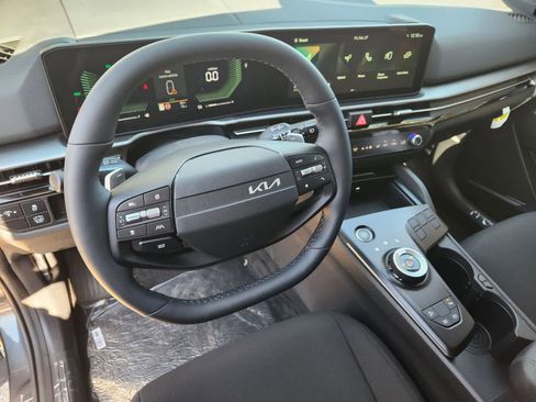 New 2026 Kia Sportage LX FWD image 12