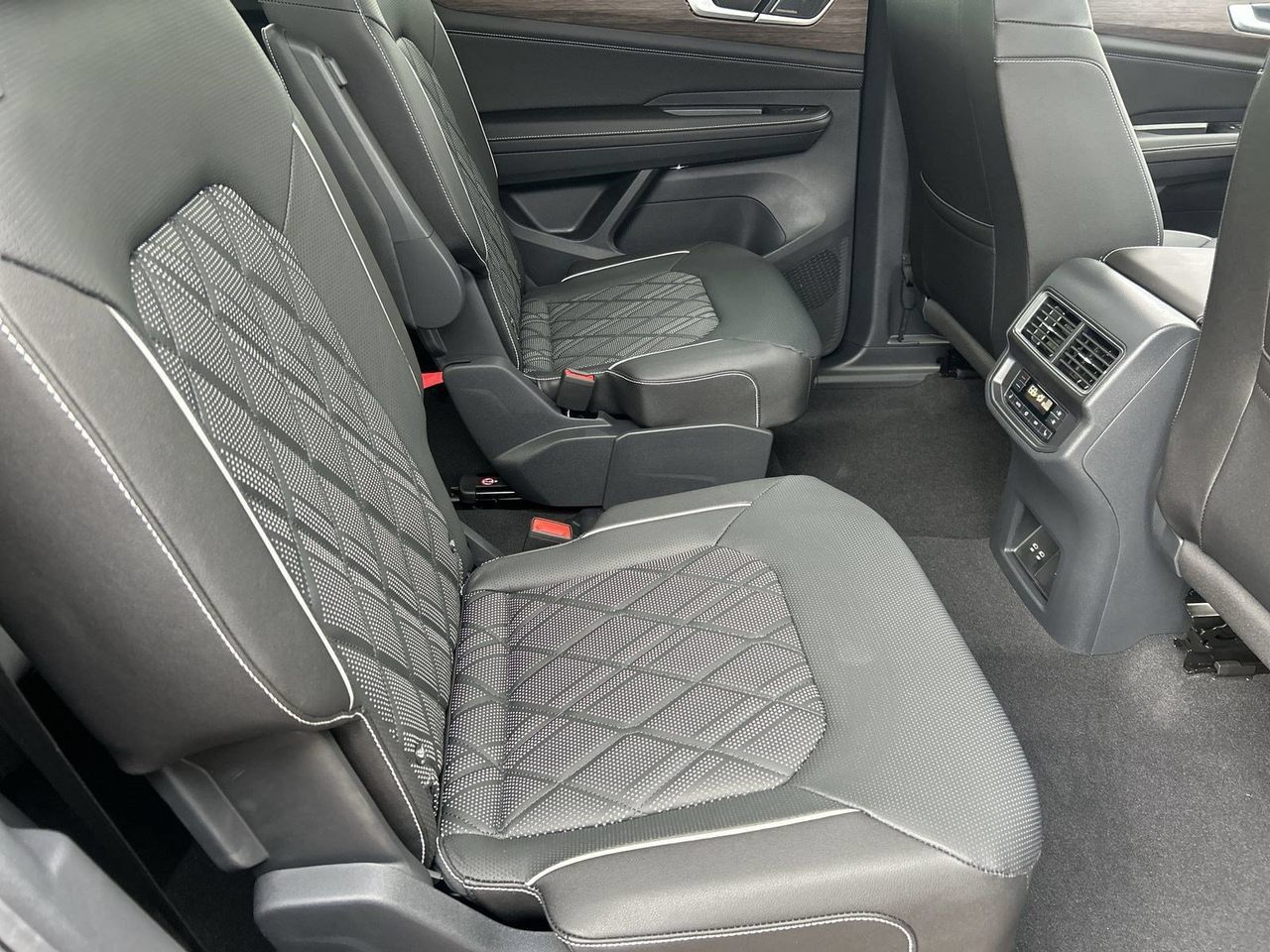 New 2026 Volkswagen Atlas SEL Premium R-Line AWD/4WD image 9