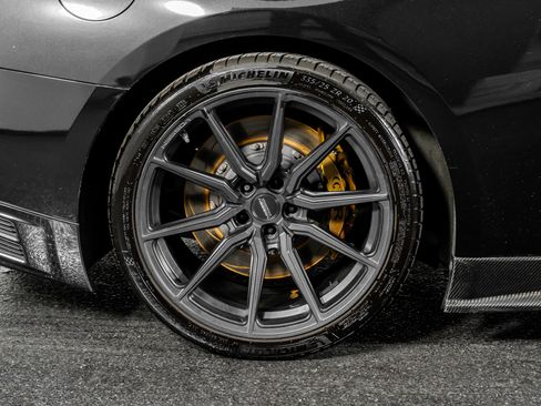 Used 2015 Nissan GT-R Black Edition image 9