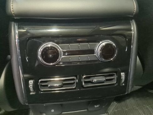 Used 2024 Lincoln Aviator AWD w/ Premium Package image 16