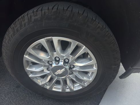 Used 2020 Chevrolet Silverado 2500 High Country w/ Z71 Off-Road Package image 4