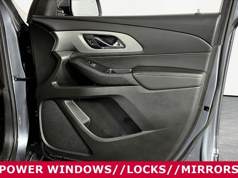 Used 2021 Chevrolet Traverse LT FWD image 28