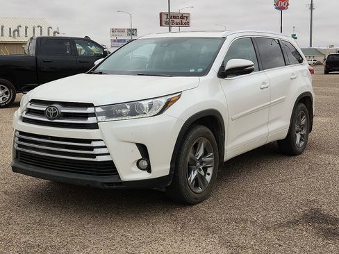 Used 2018 Toyota Highlander Limited Platinum image 1