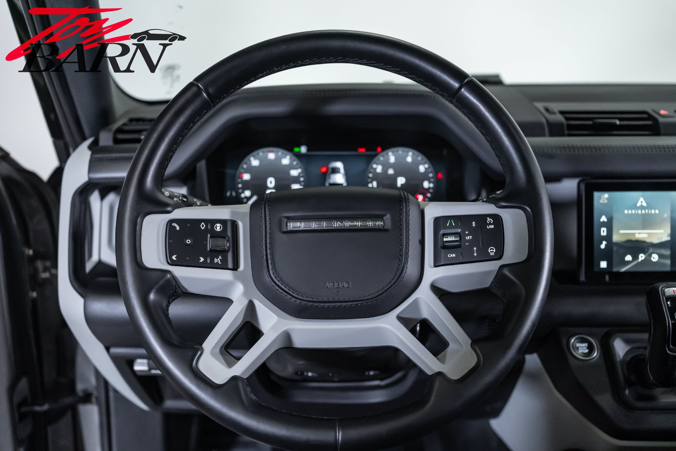 Used 2024 Land Rover Defender 110 X-Dynamic SE AWD/4WD image 26