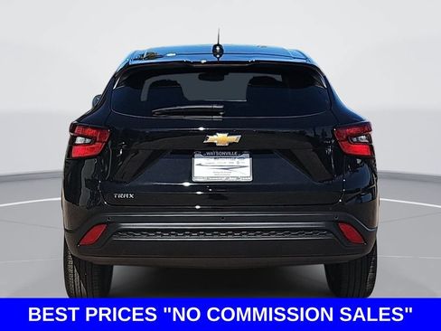 New 2026 Chevrolet Trax LS w/ LS Convenience Package FWD image 4