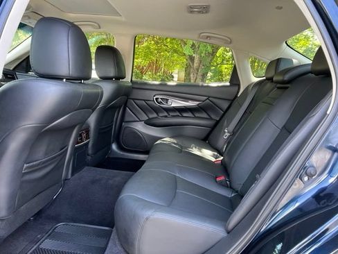 Used 2017 INFINITI Q70 L 3.7 AWD/4WD image 14
