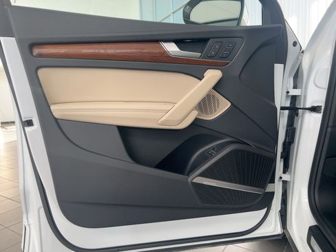 Used 2024 Audi Q5 e Premium Plus image 22