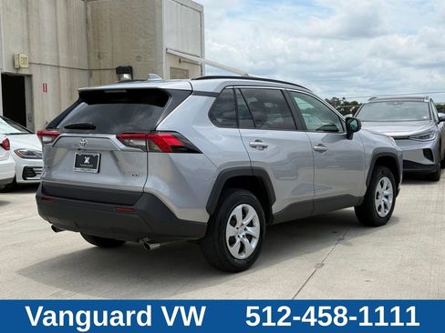 Used 2020 Toyota RAV4 LE FWD image 9