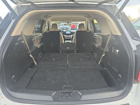 Used 2023 Ford Explorer XLT w/ Equipment Group 202A image 25