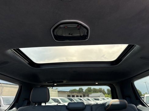 Used 2022 Jeep Grand Wagoneer Series II w/ Convenience Group III image 28