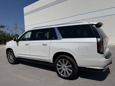 Used 2021 Cadillac Escalade ESV Premium Luxury Platinum AWD/4WD image 44