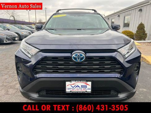 Used 2020 Toyota RAV4 XLE image 2